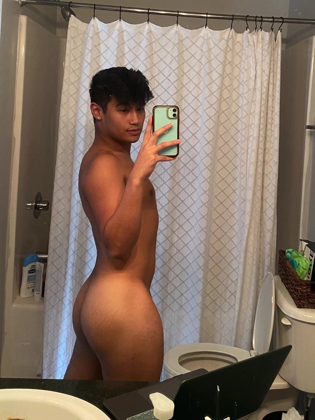 Twink Is Proud of His Bubble Butt