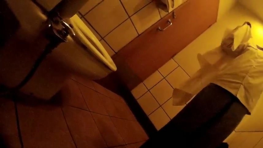 Girl Indonesia toilet - video 5