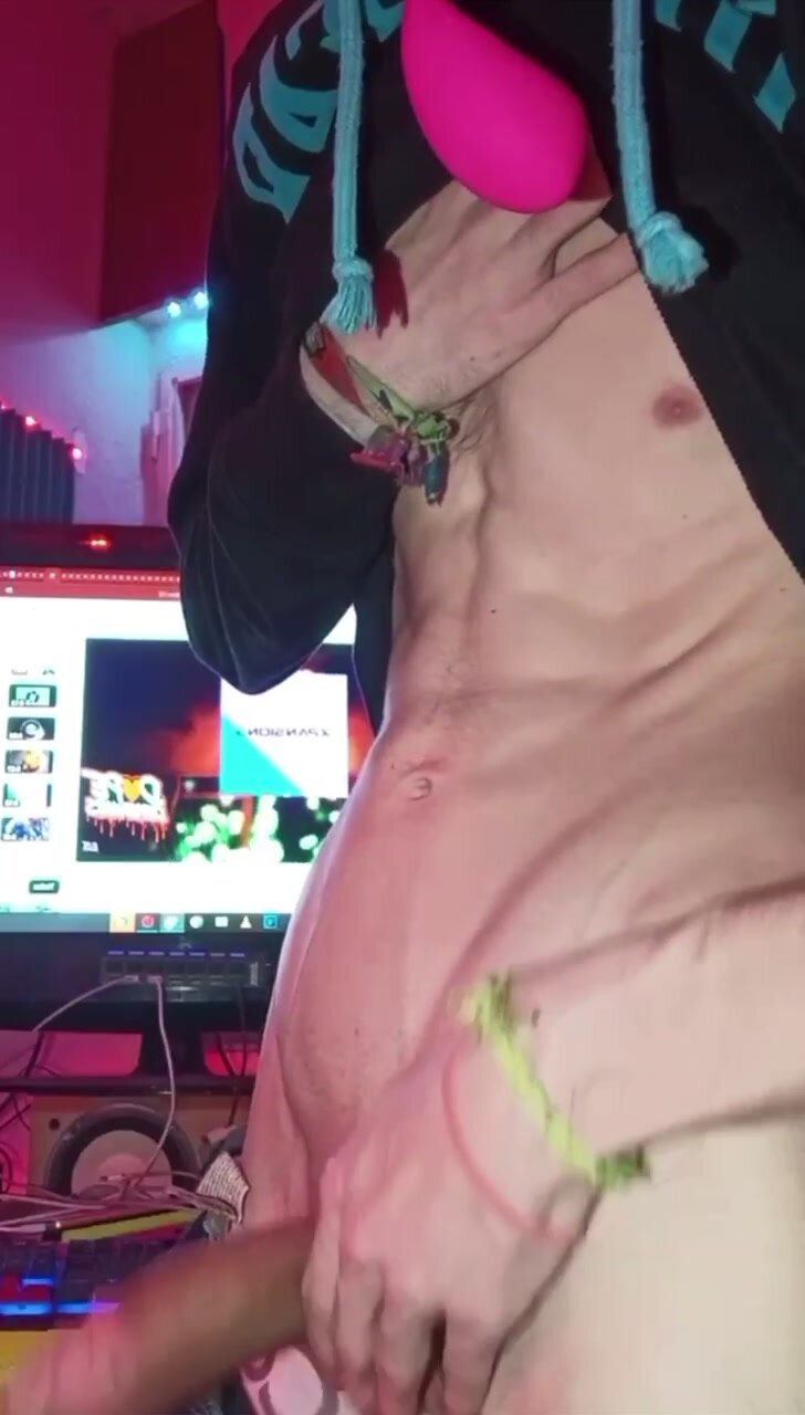 Straight guy likes to show asshole