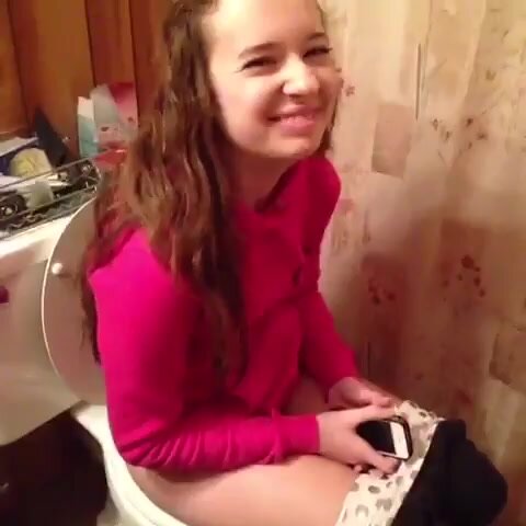 Cute teen goes to pee (vine video)