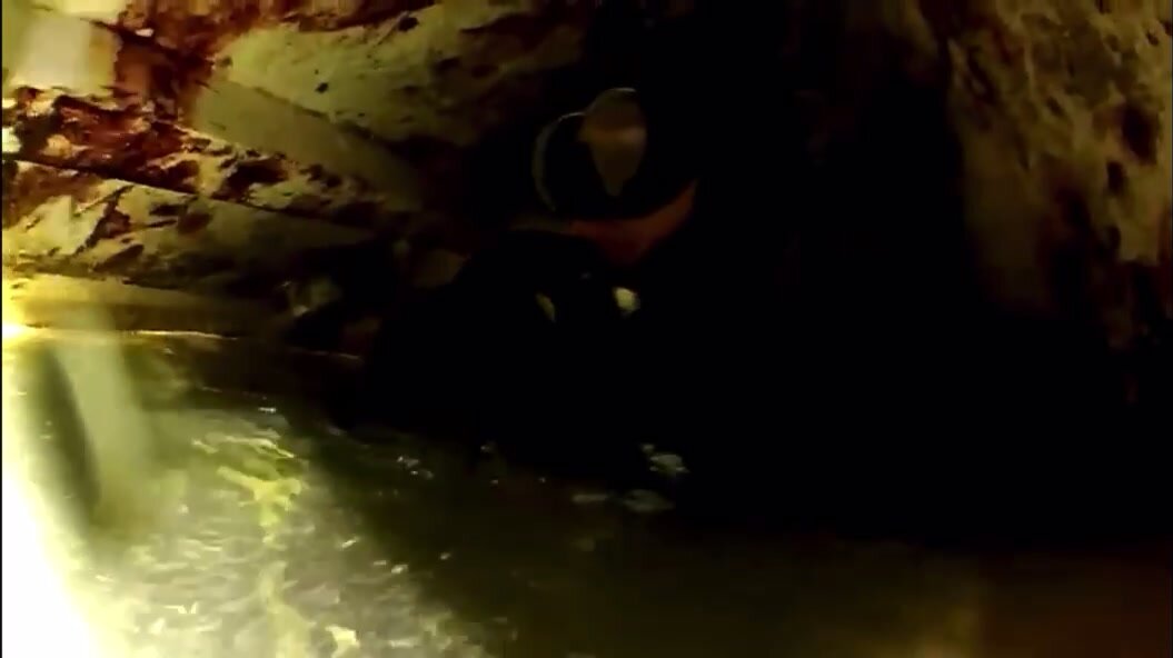 Scuba in air pocket