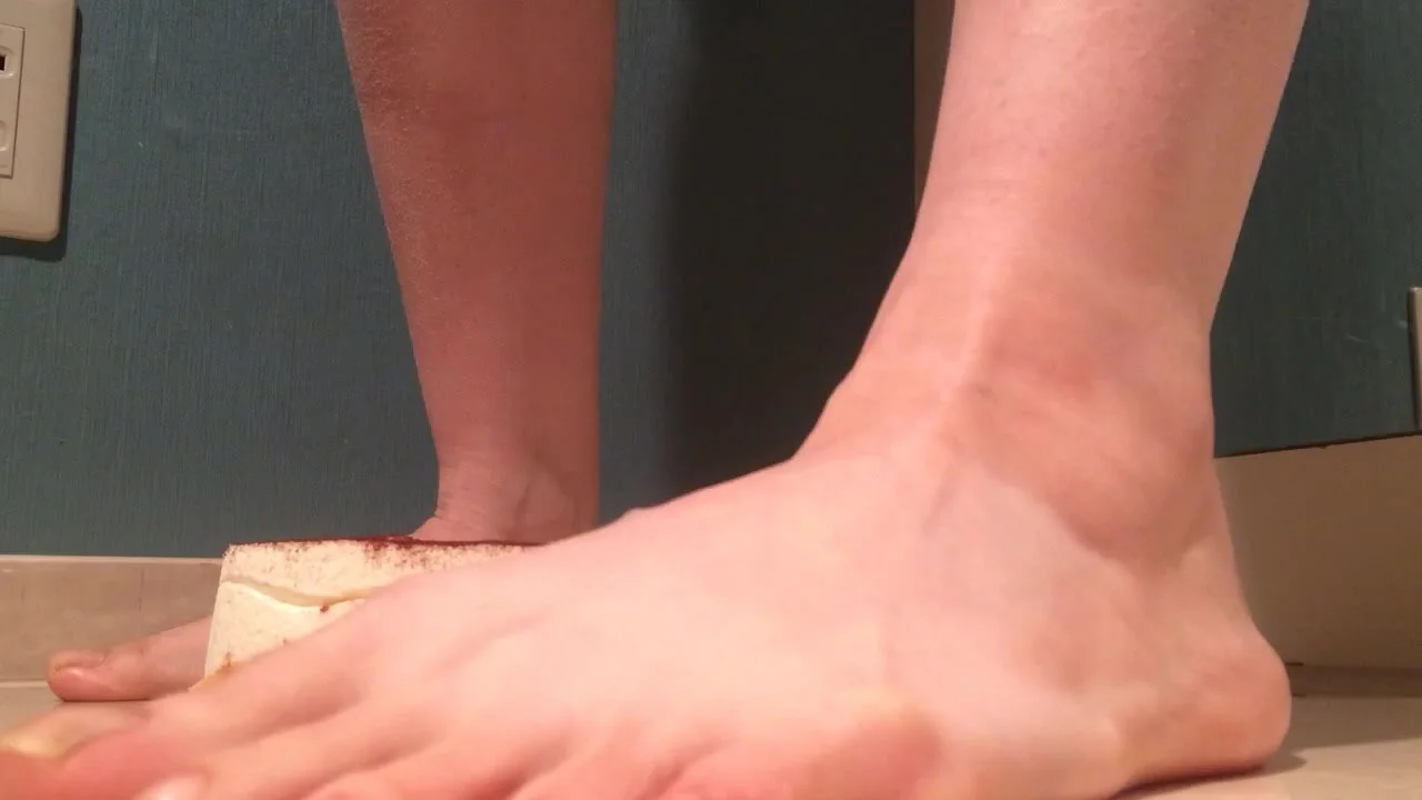 Video: Asian foot fetish CAKE CRUSH - ThisVid.com