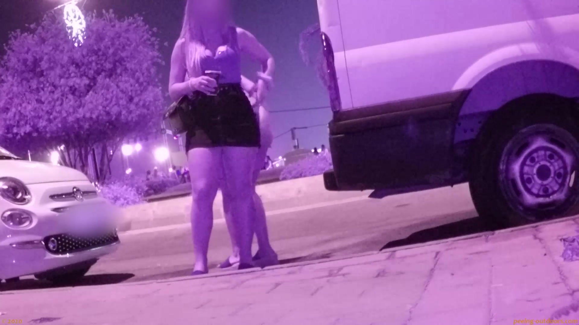 Peeing Girls
