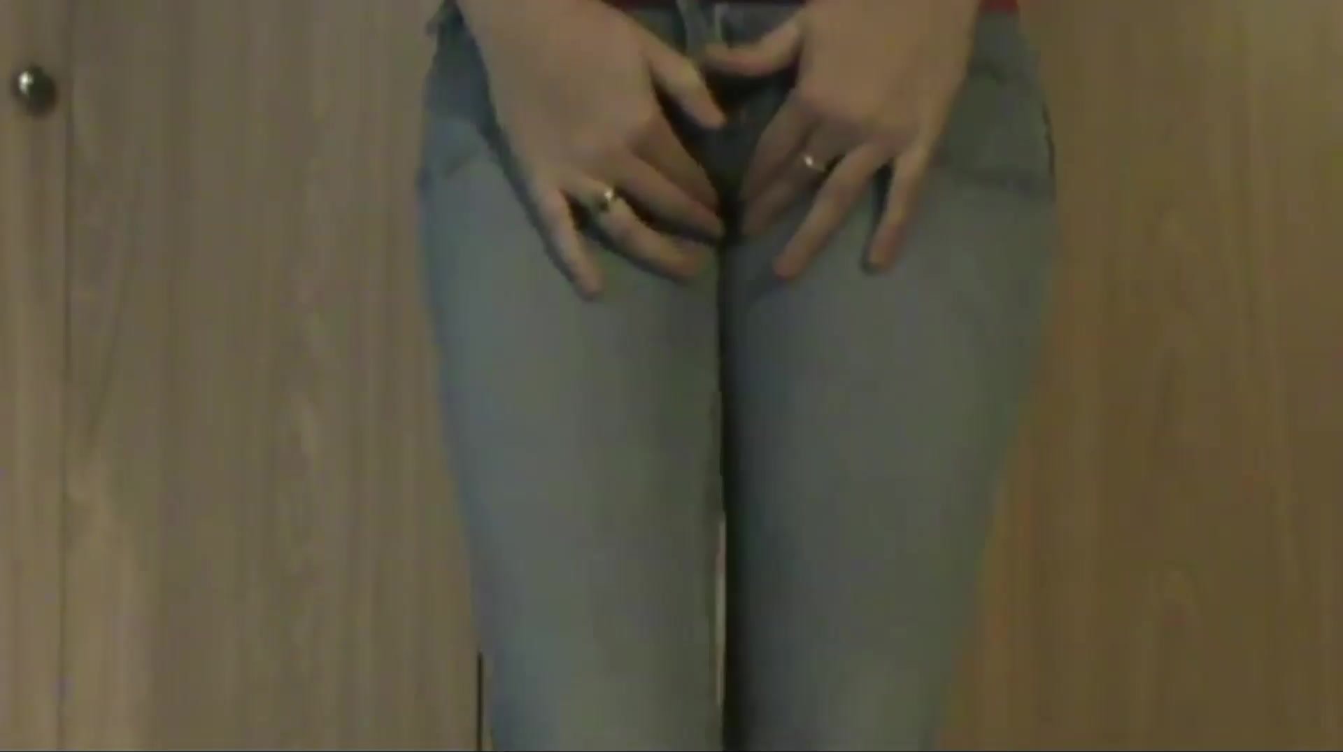 Pissing in Jeans Old Video