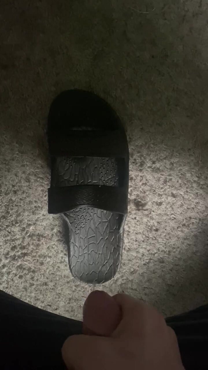 Cuming on my sandal