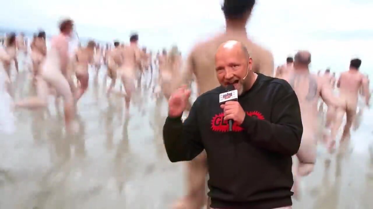 Ruben van der Meer live from a nudist beach