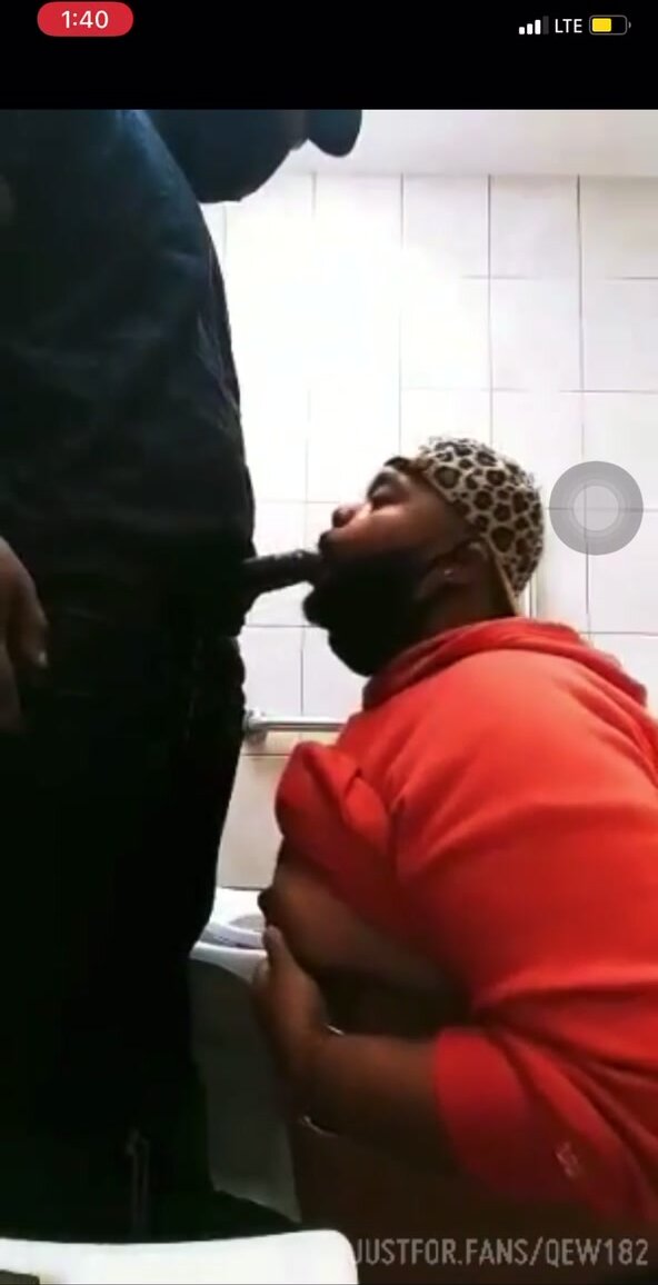 Bathroom blowjob - video 5