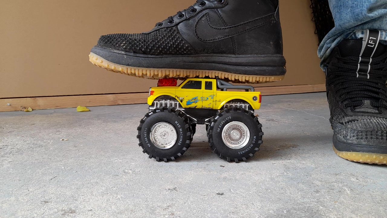 Nike LF crush
