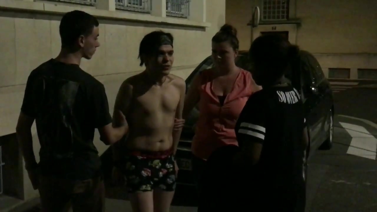 Hypnotized to be in underwear in the street without memory