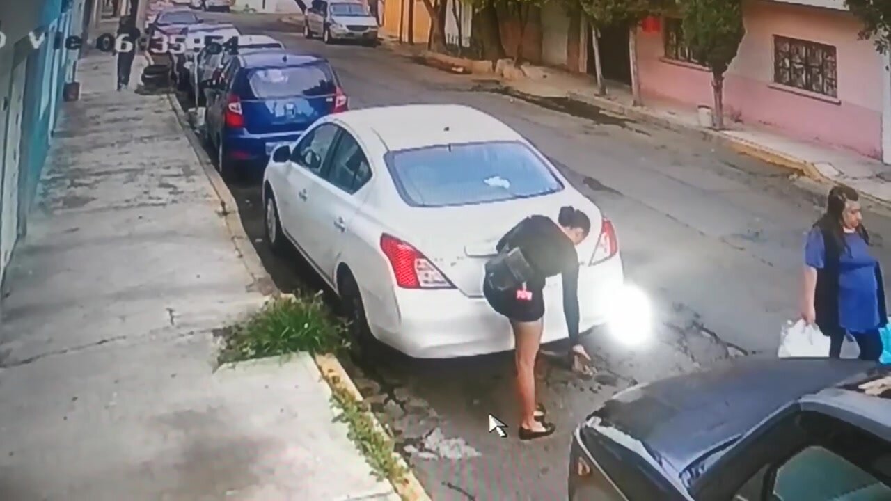 Mulher se caga na rua