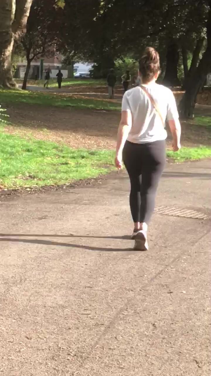Candid pawg in tight pants