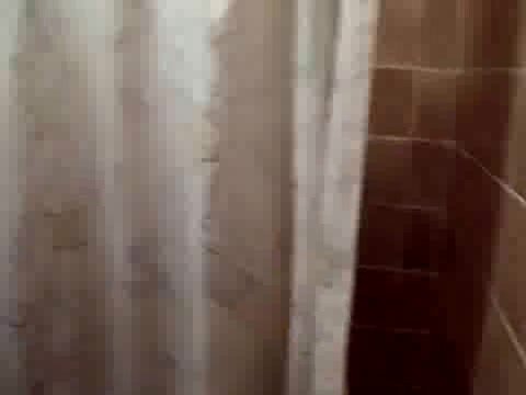 Amico in doccia - video 2