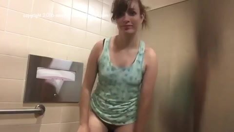 Girl diaper - video 3