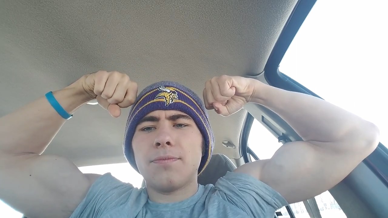 Flexing in the car - video 3