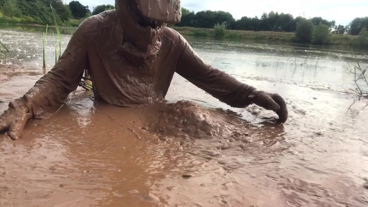 Motocrosser in Mud 2