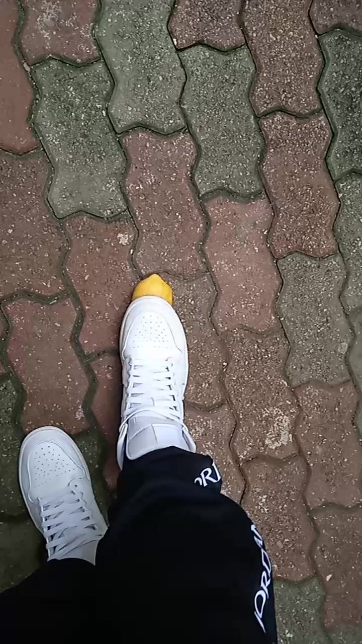 Nike Air Jordan crush lemon