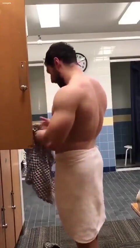 Locker room - video 116