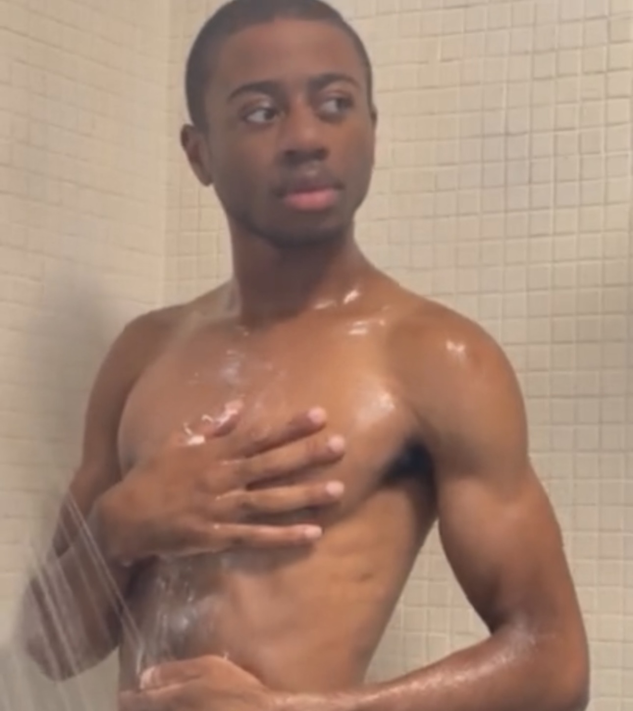 *BEAUTIFUL* twink’s shower interrupted