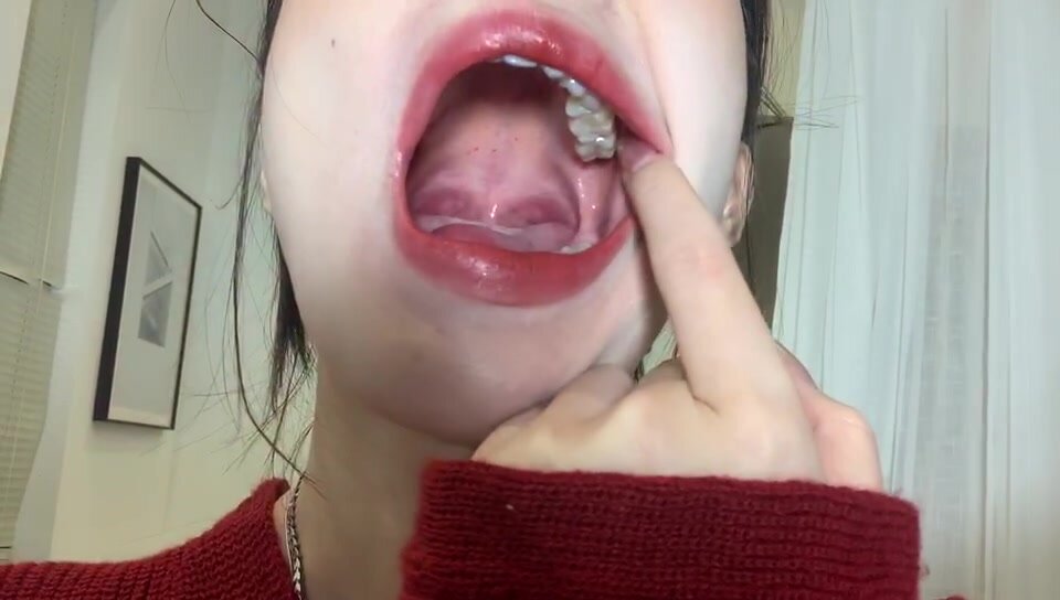 Chinese mouth uvula - video 2