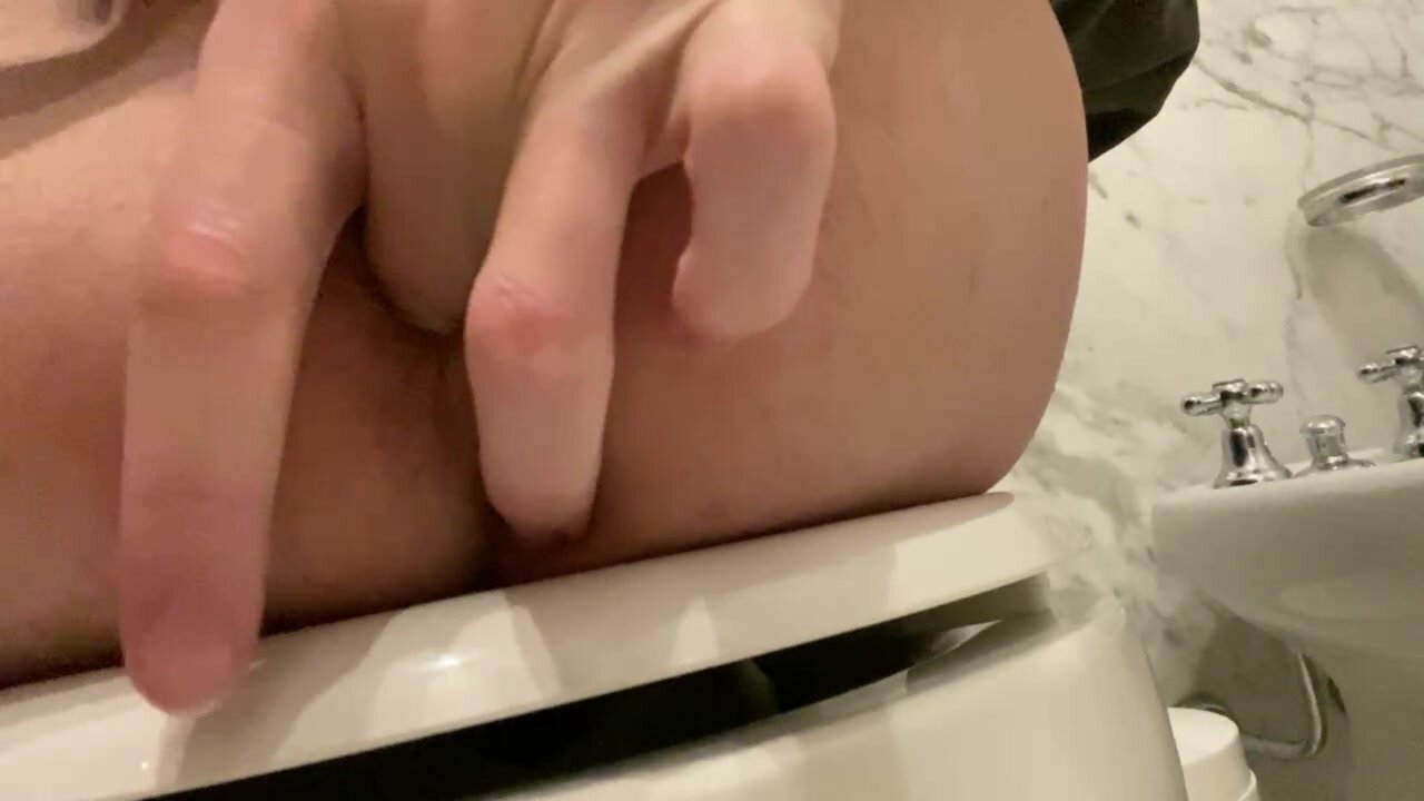 Finger with shit