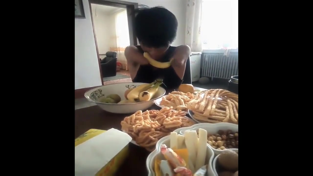 peeling a banana
