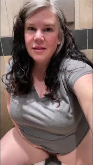 Big ass pooping - video 14