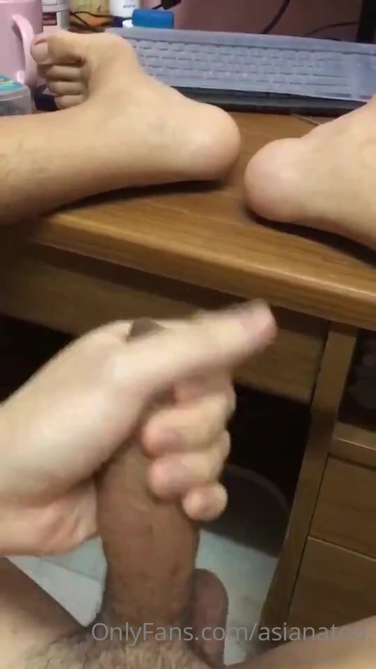 Huge dick sg boy jerk off