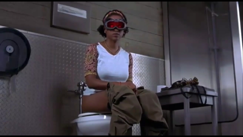 Hollow man - Mary Randle as Janice Walton (toilet scene)