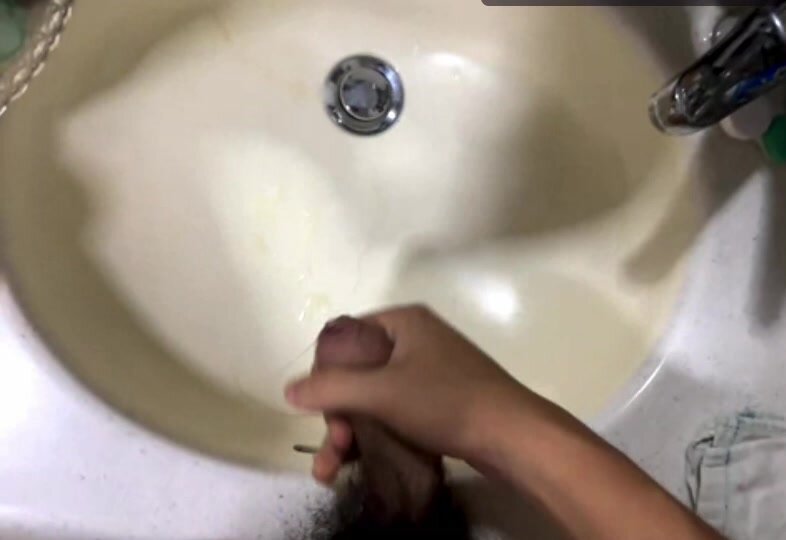 cum in sink
