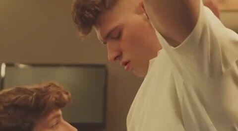 Intelligent gymnast seduces barber