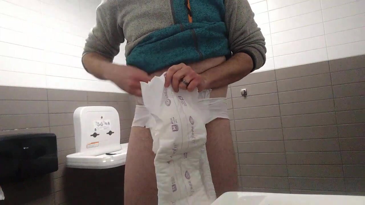 Change diaper - video 4