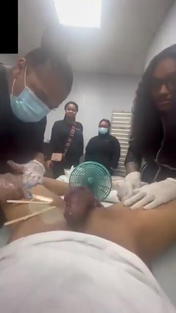 Guy films himself getting waxed in front of wax class