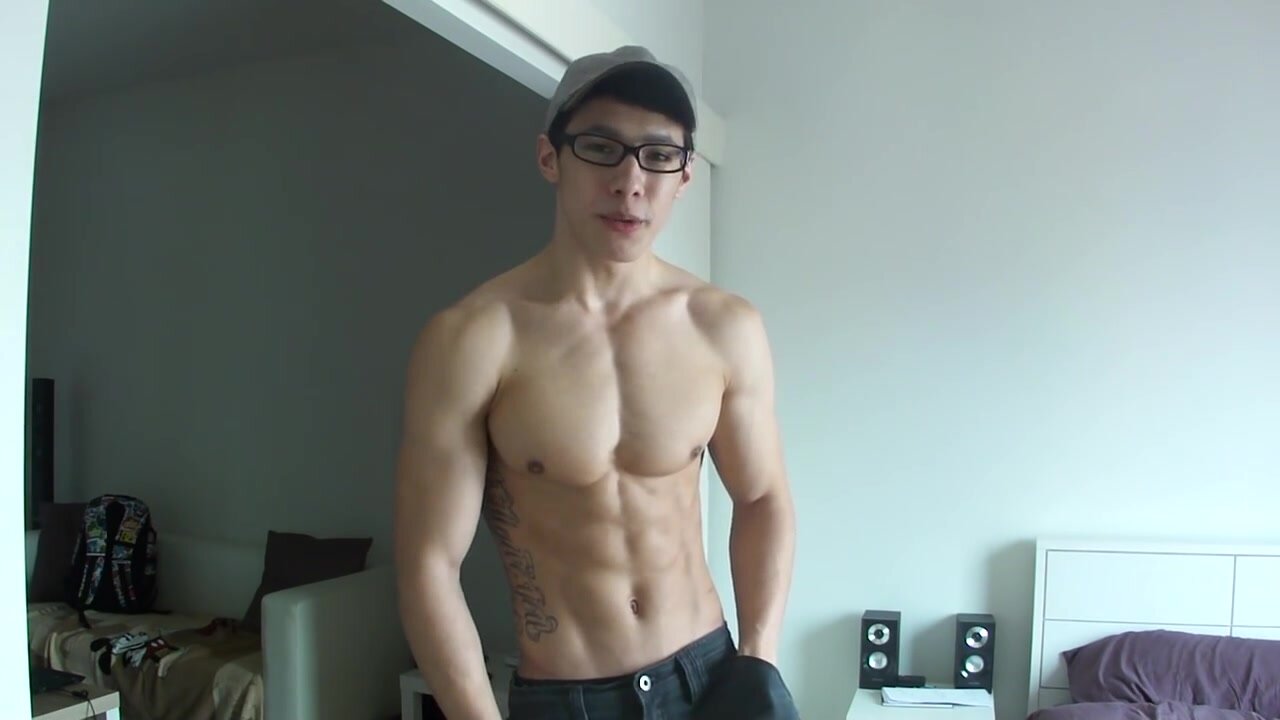 Muscle Ripped body talk about abs