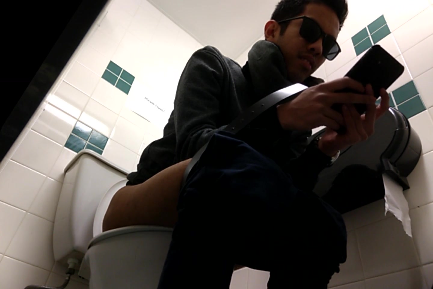 toilet hv 52- Shady Asian DC
