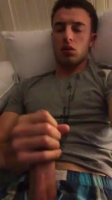Hot str8 guy cumming baited