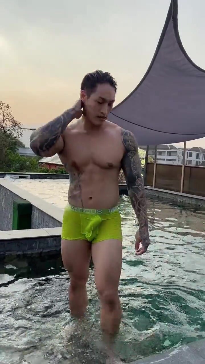 Sexy bulge 632 thai