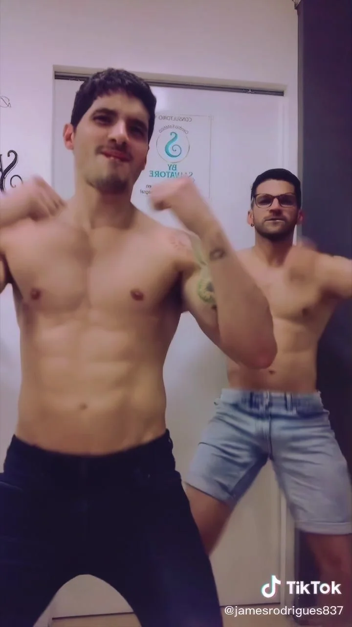 Hot Latinos Dance and Strip PMV - ThisVid.com em inglês