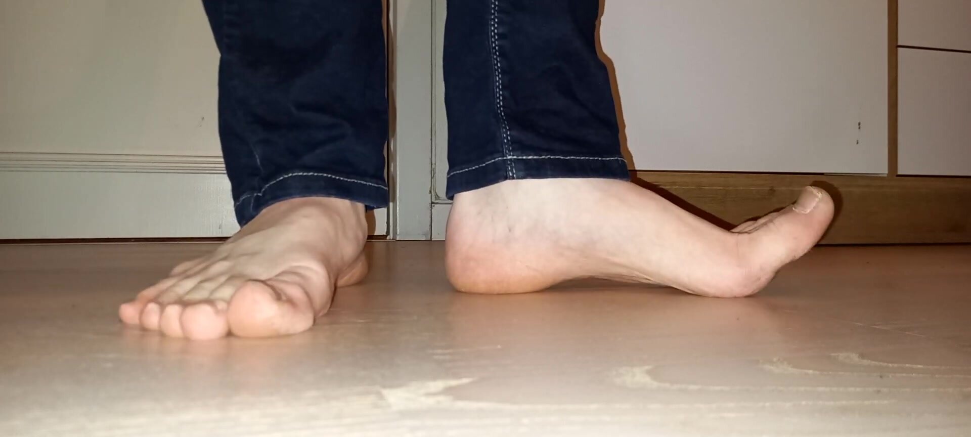 Guys Sexy Feet On The Floor