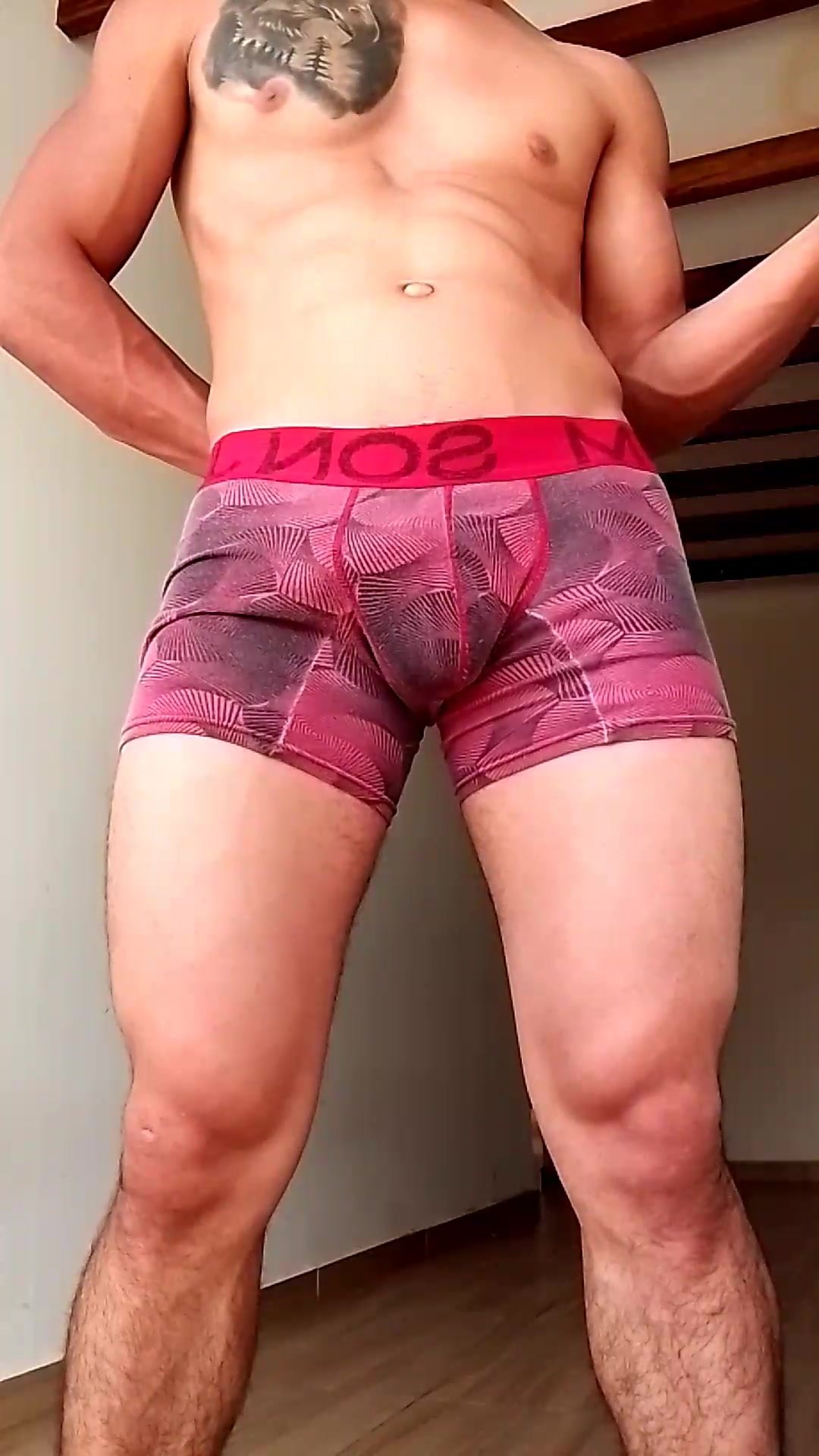 Muscle guy in boxers (14-05-2022)