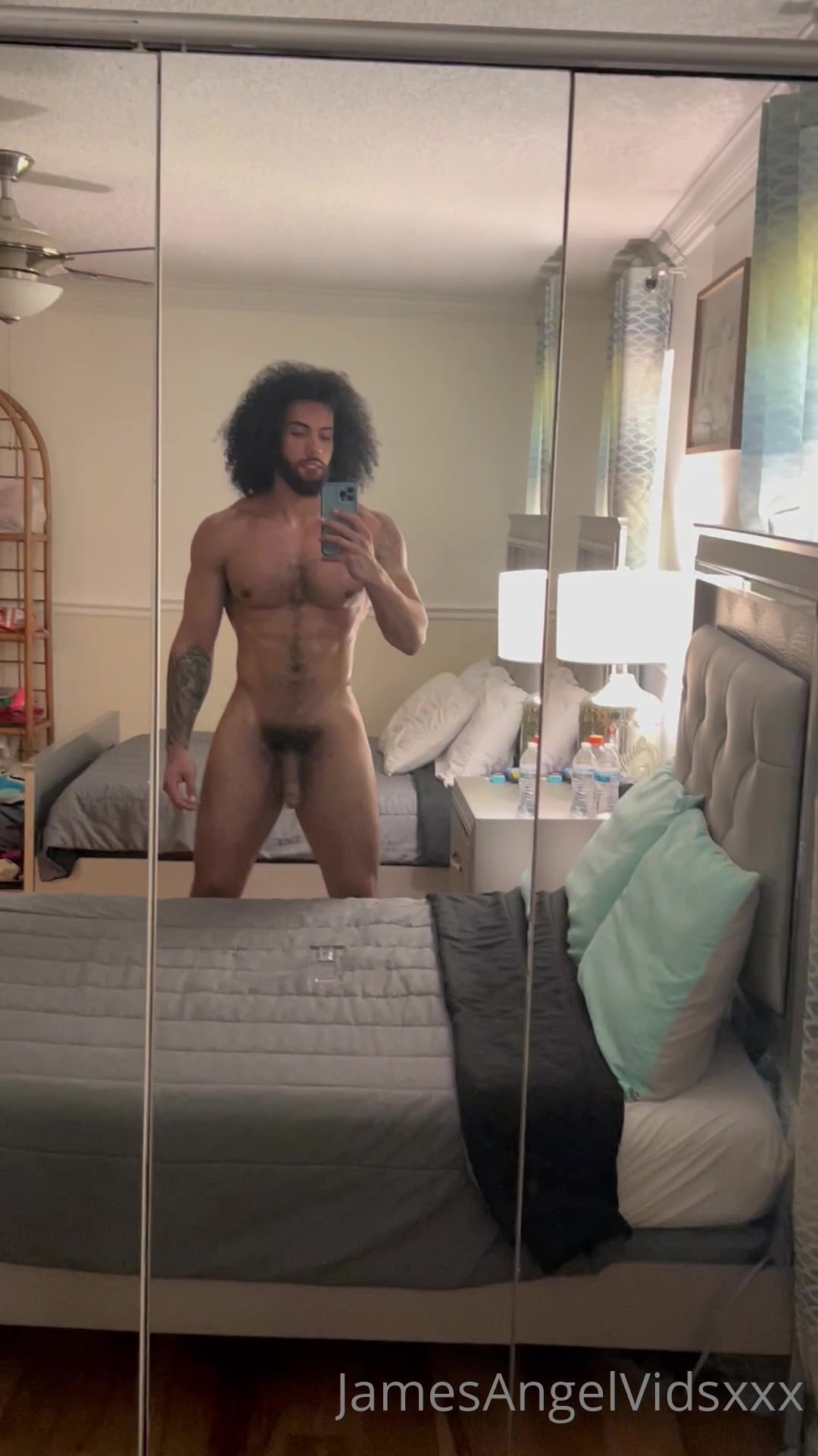 LIGHTSKIN HUNK SHOWS OFF HIS COCK 3