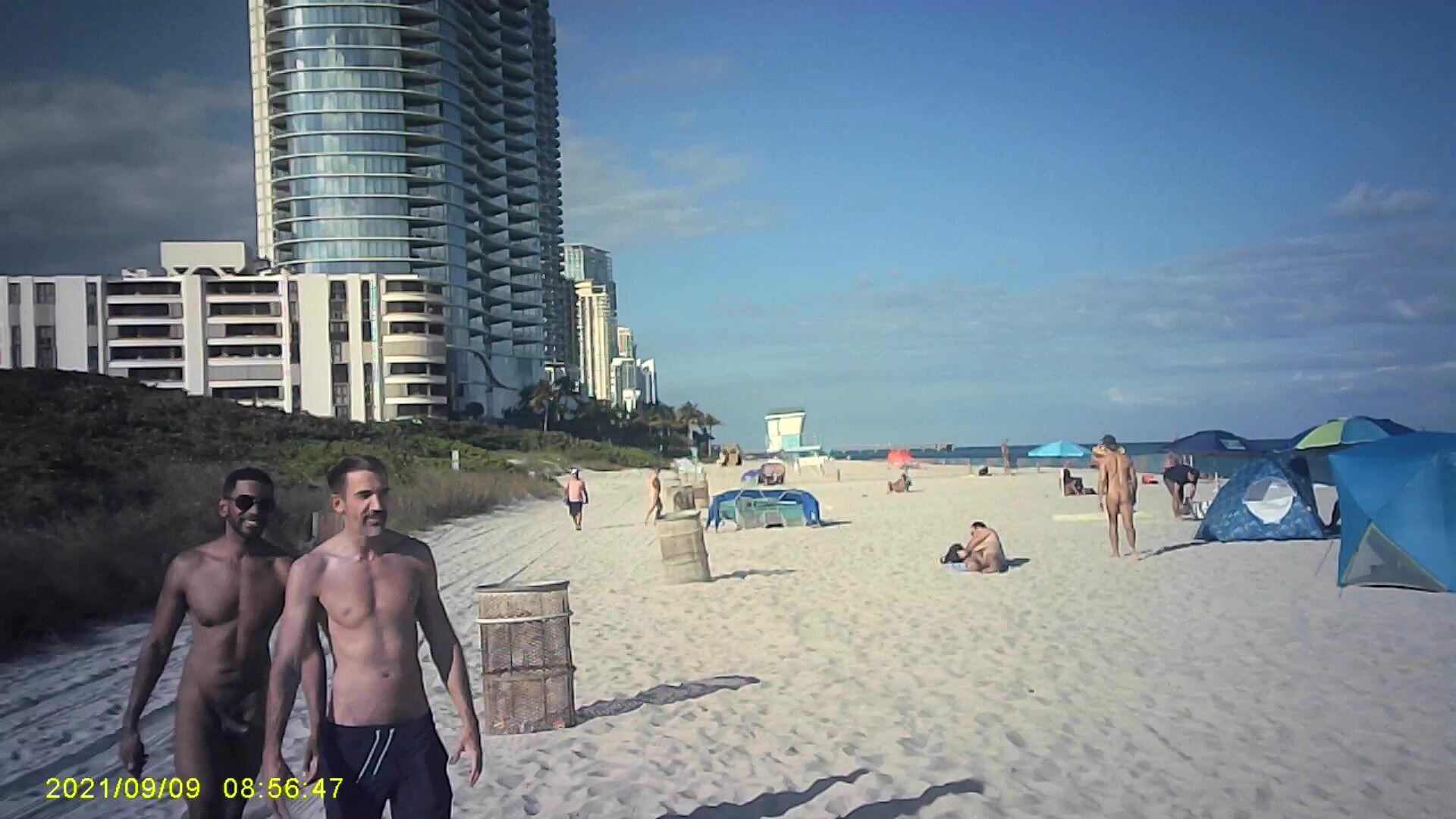 Haulover - Beach: Naked and hard on the beach - ThisVid.com