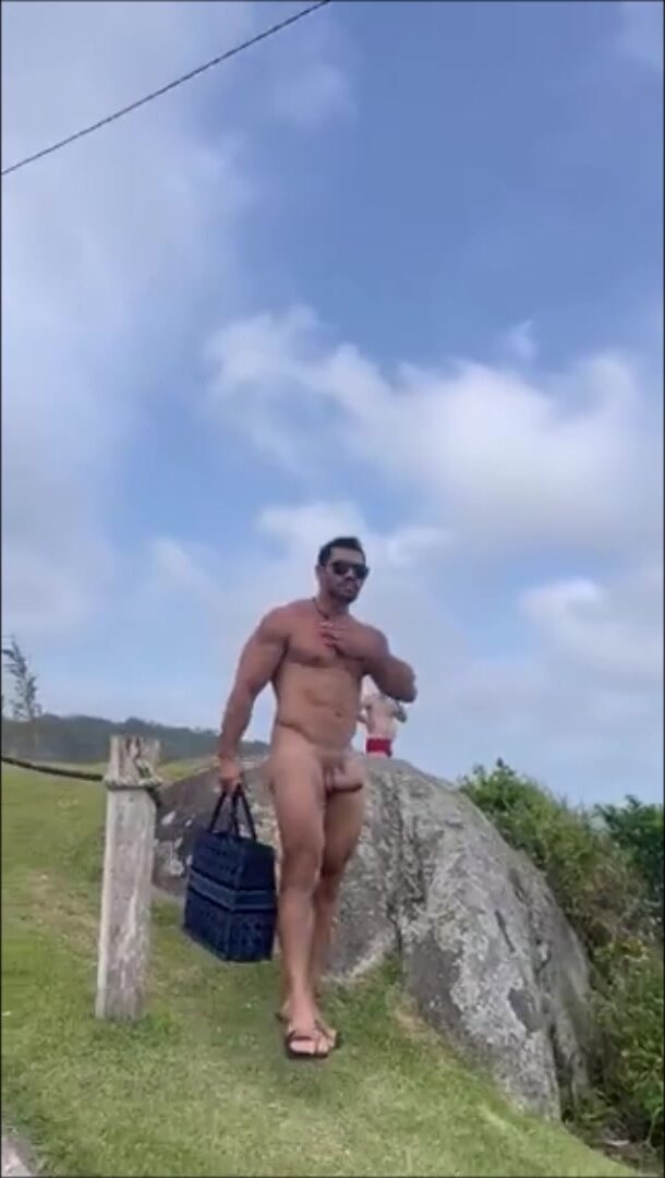 hace un dia muy gris para ir a la playa