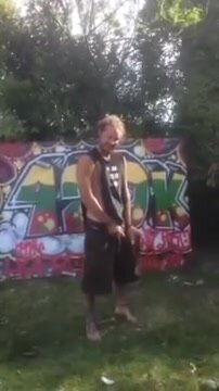 AUSTRALIAN BRO PISSES IN BONG AND DRINKS IT