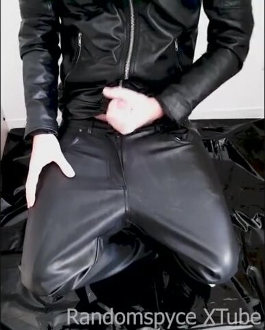Twink shoots big load of leather jeans