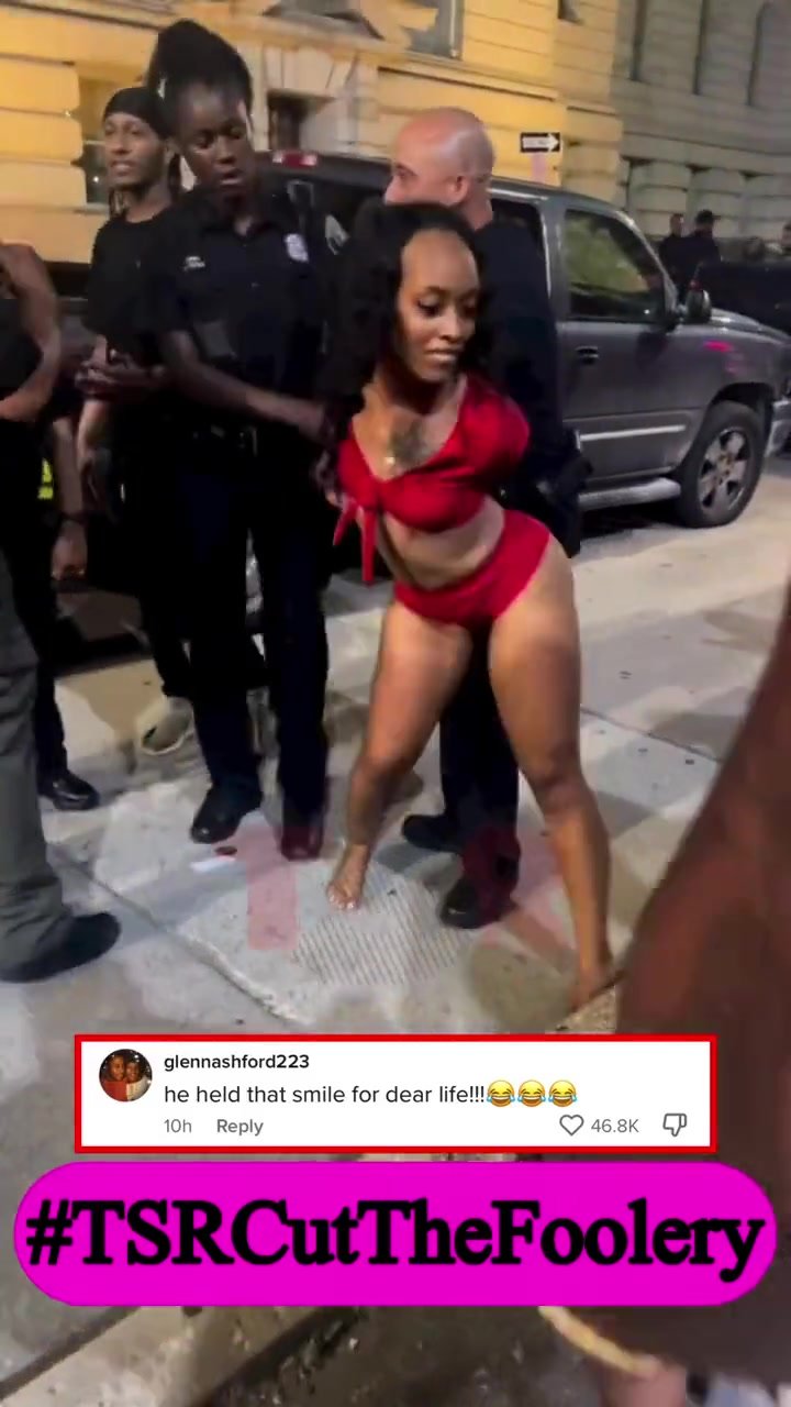 Sexy ebony being arrested twerks on cop