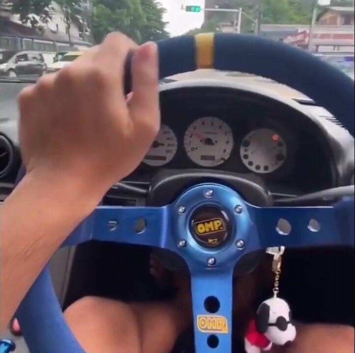 barefoot driving