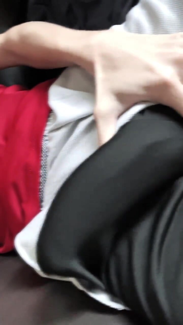 SG Cute Twink Jerks off