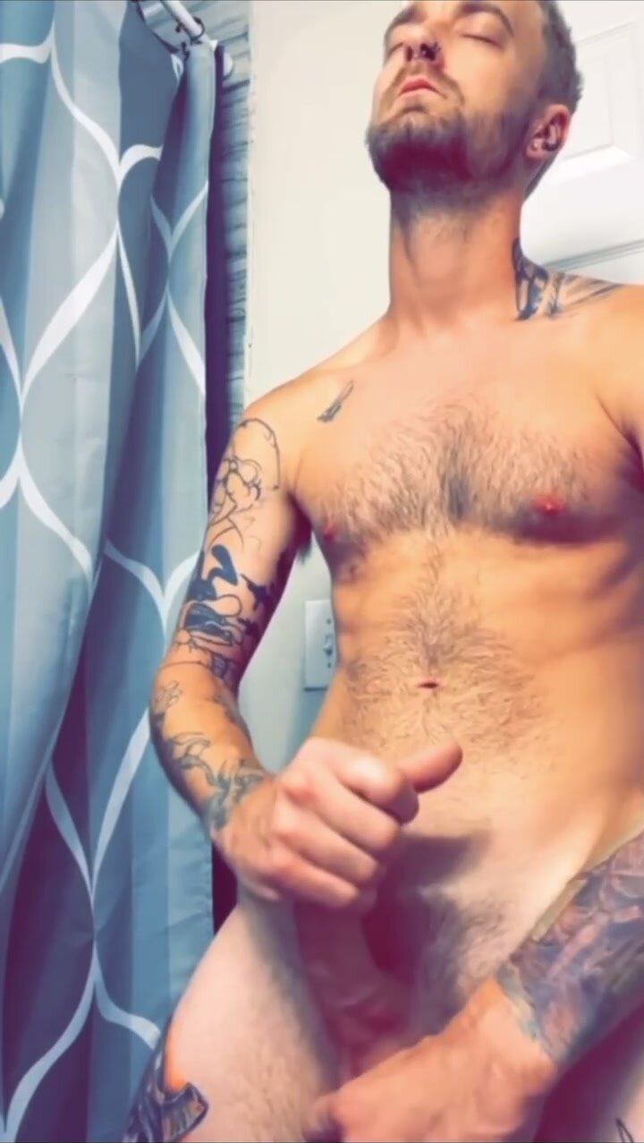 Hot guy wank - video 35