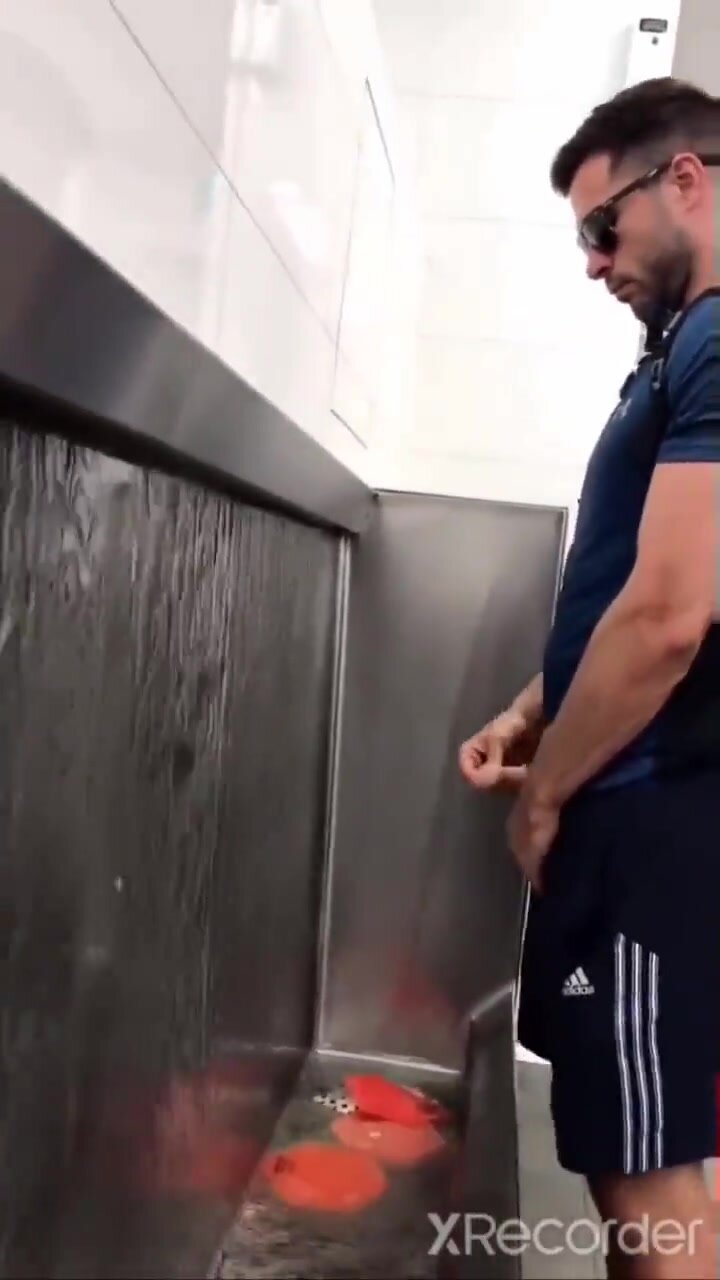 Spy piss2 - video 2