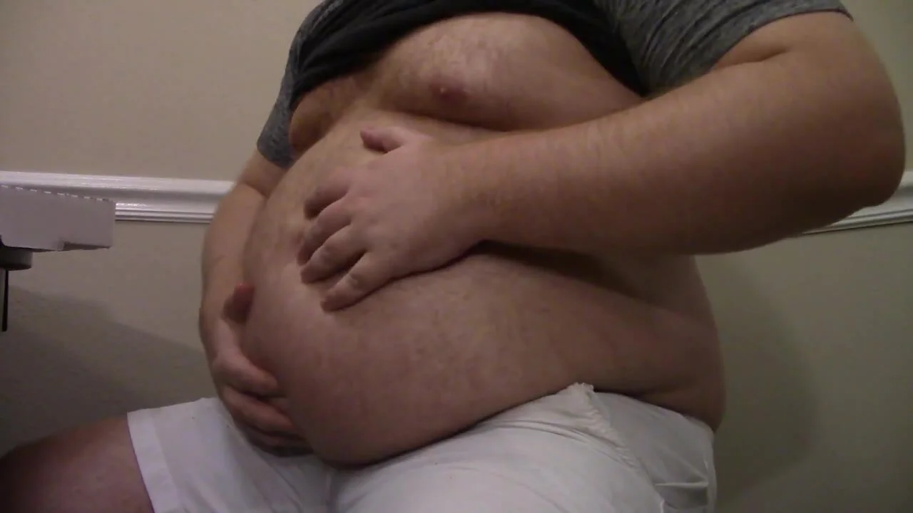 Belly Play: Big belly guy moans and eats pizza - ThisVid.com